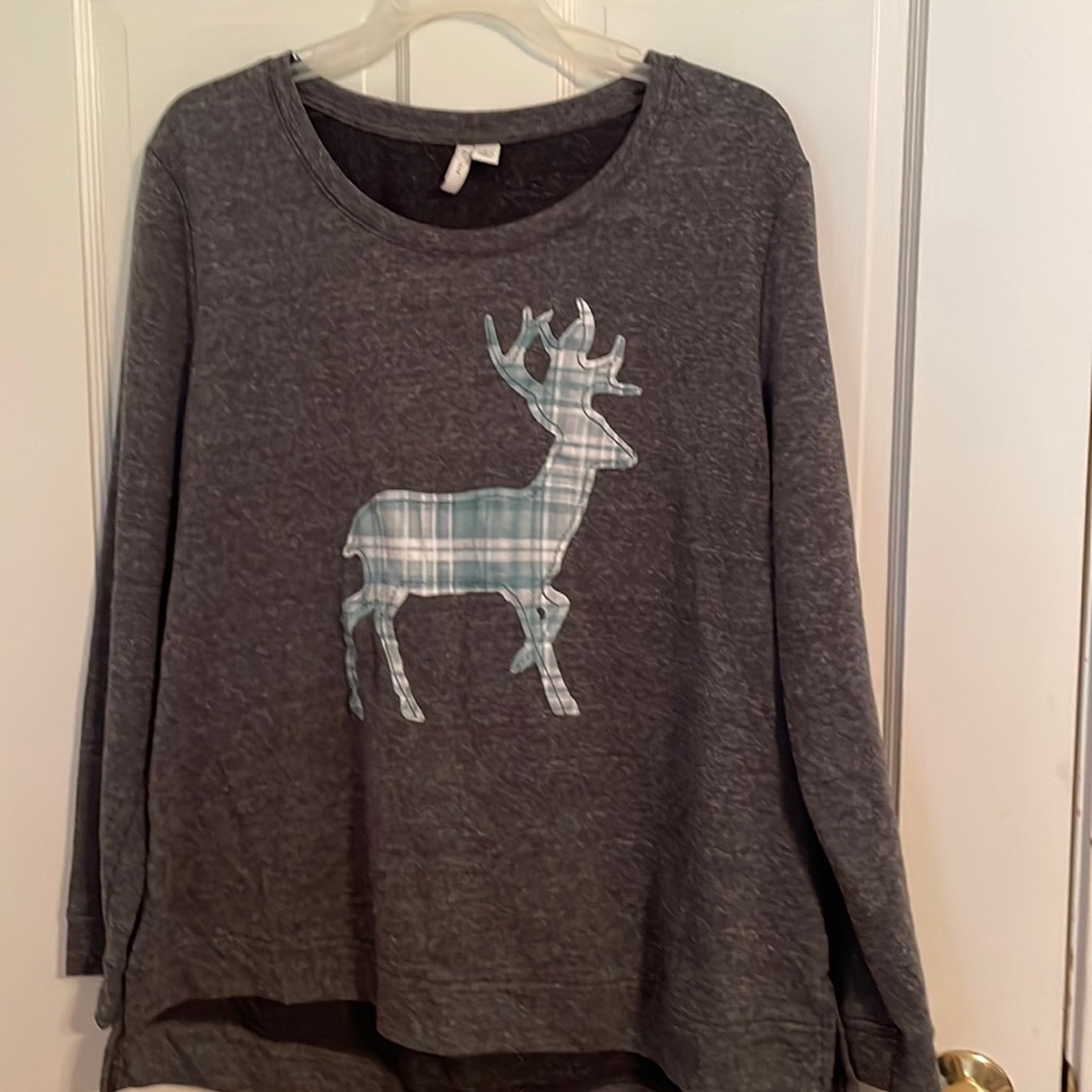 Ladies top. Size L. Maurices